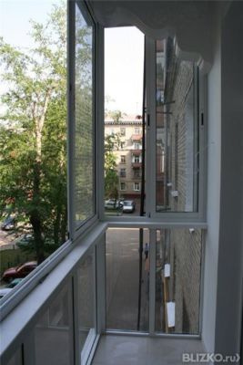 Демонтаж остекления балкона от компании ооо грандокно-сервис.