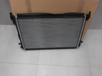 Радиатор основной охлаждения двигателя для Volkswagen Golf 7 2012-2020 Б/У